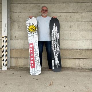 Skladem jsou dva modely prken, design rok 92-93👍 #vasasnowboards #snowboarding